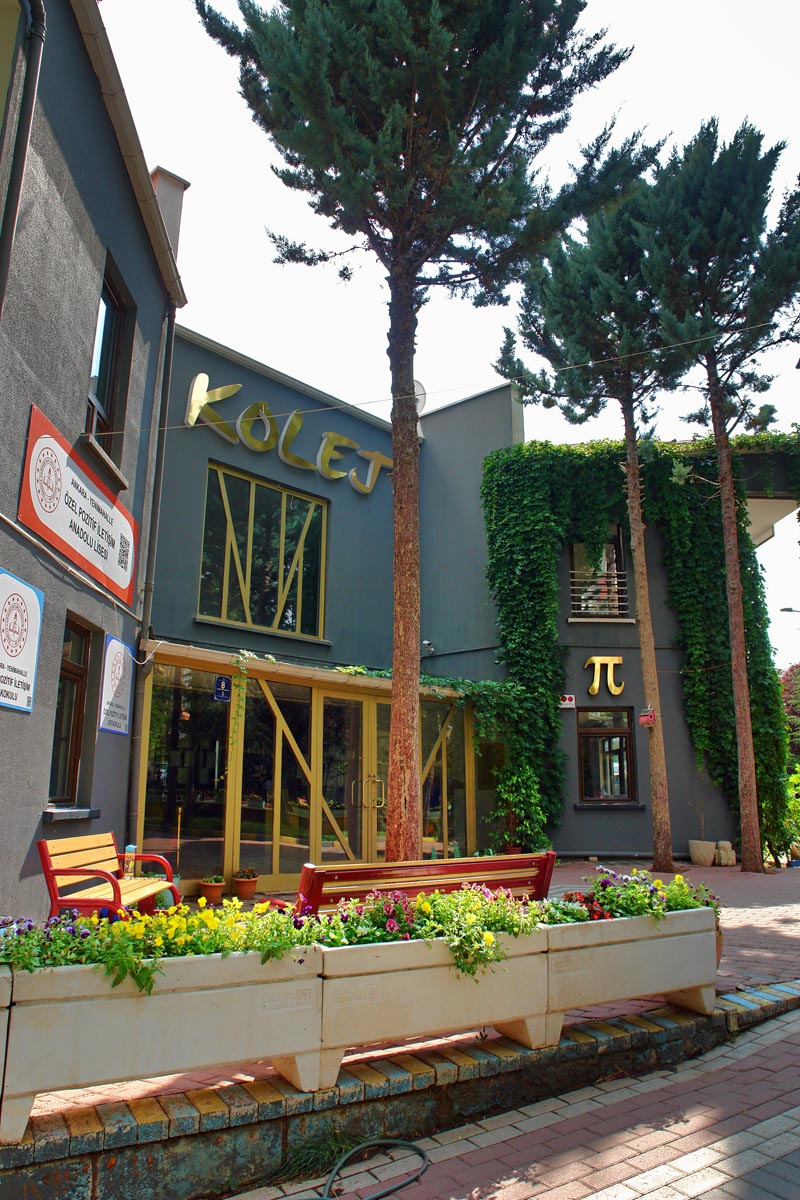 Kolejimizden Kareler