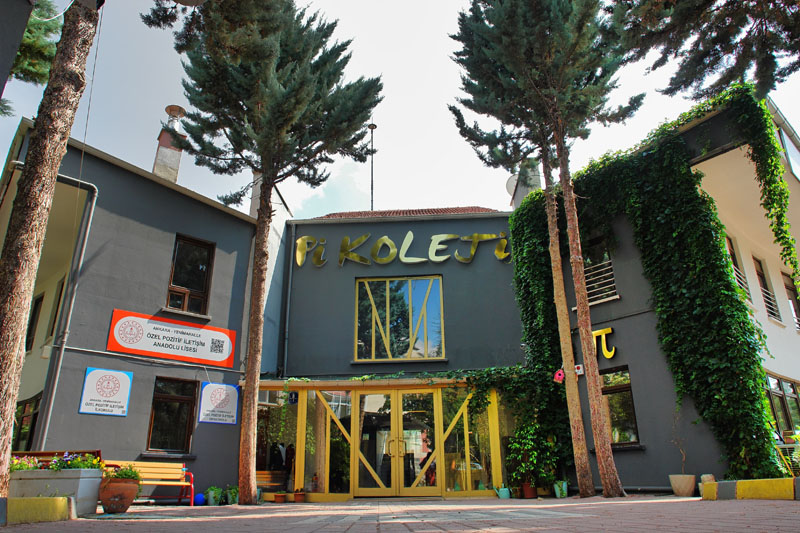 Kolejimizden Kareler